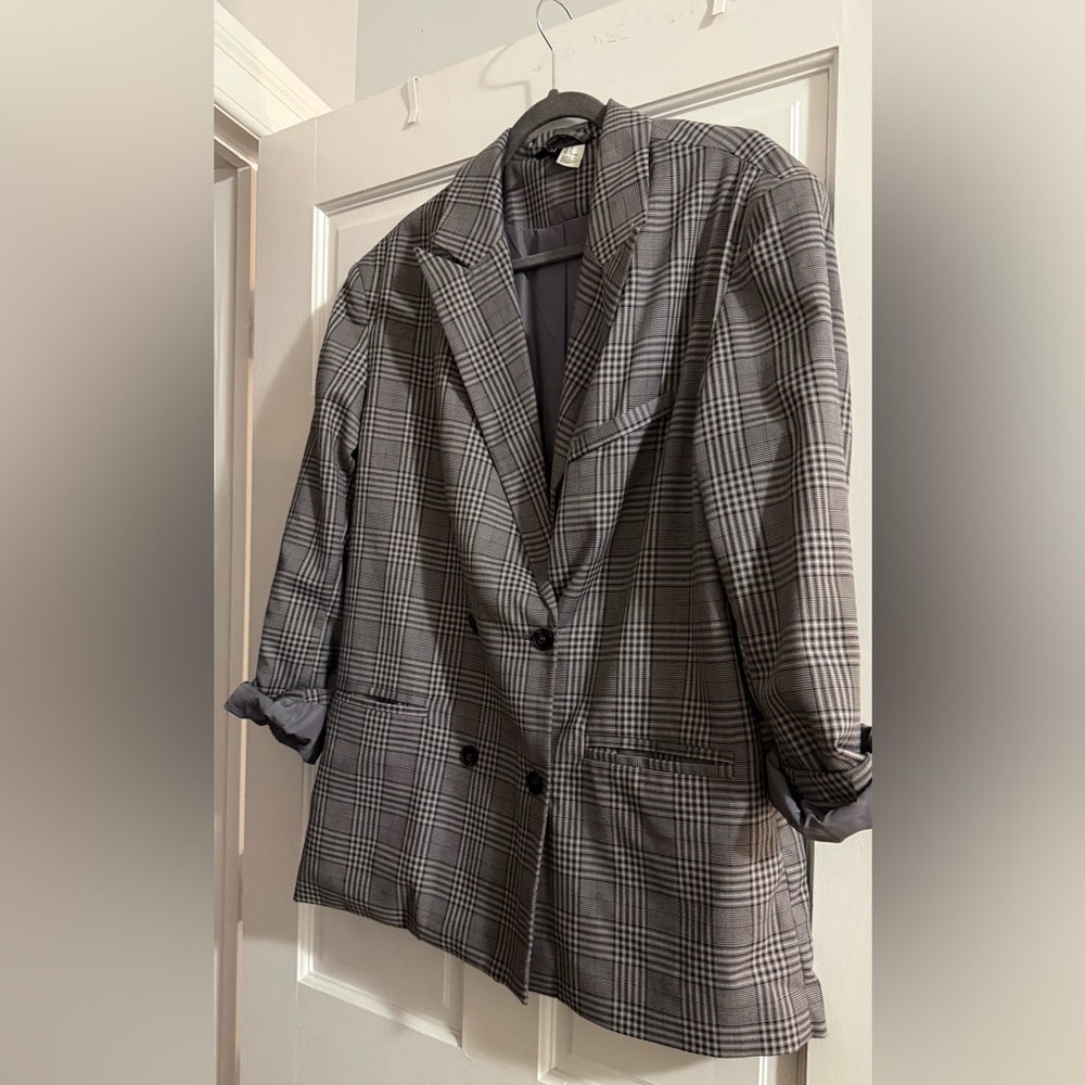 Oversized Gray Plaid Double-Breasted Blazer